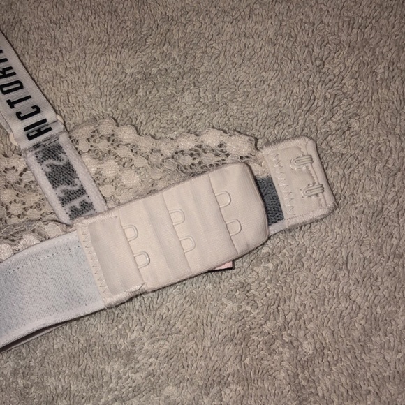 🔴SOLD🔴Victoria’s Secret Adjustable Bralette - Picture 5 of 9